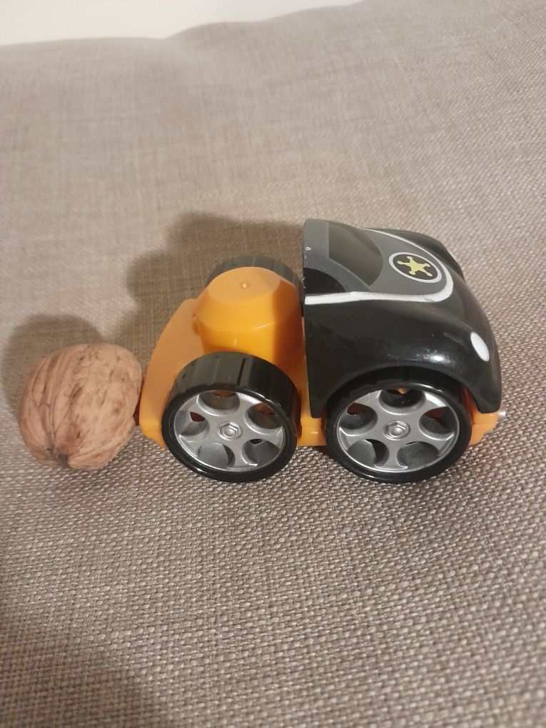 samochód zabawka, pojazd (wielkość małego jabłka)