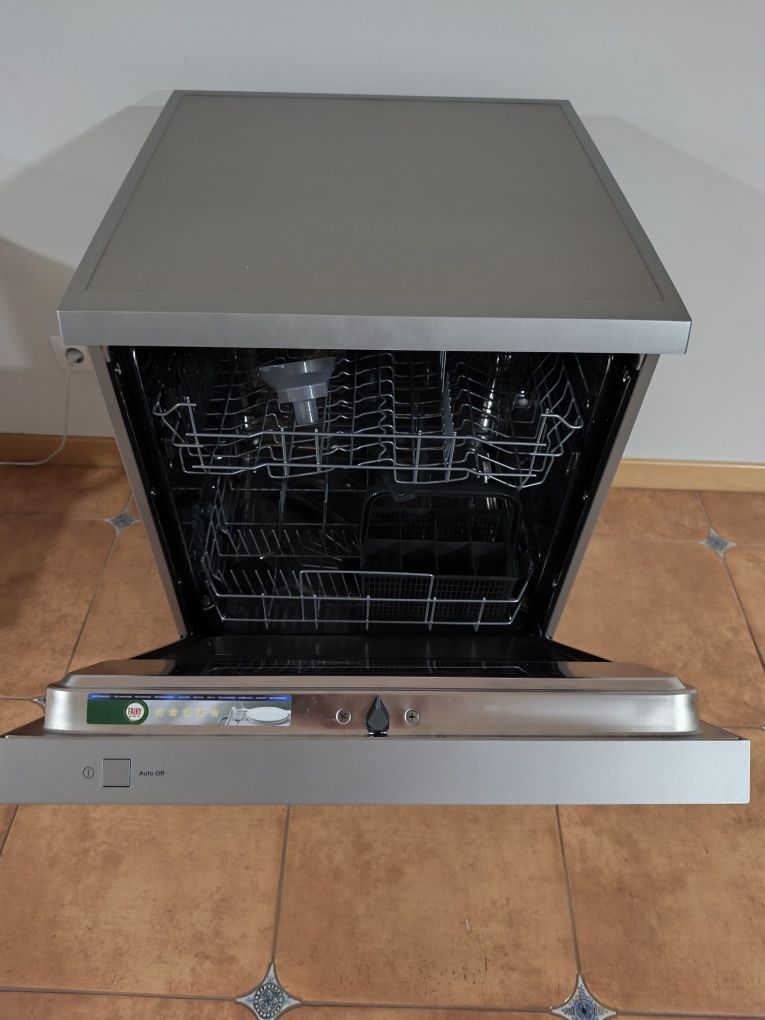 Máquina de lavar loiça AEG semi nova