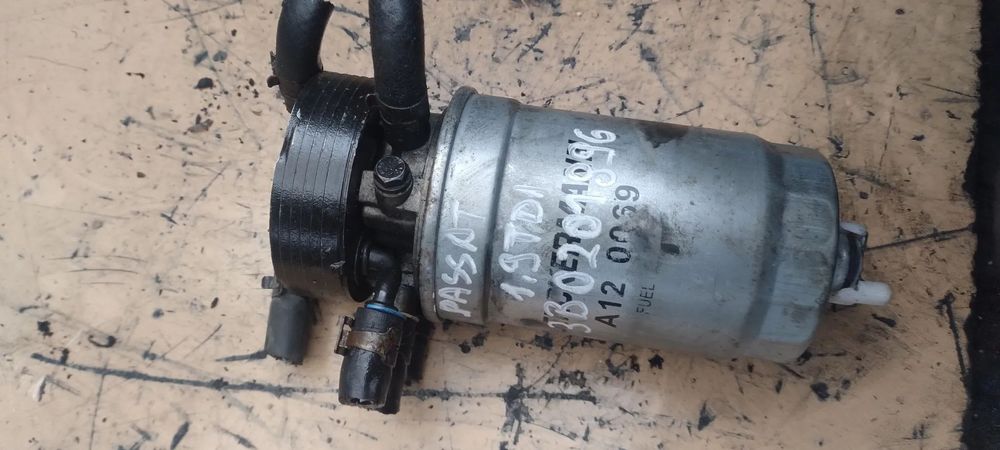 VW Passat B5 FL 1,9tdi obudowa filtra paliwa chłodniczka 2B0201896