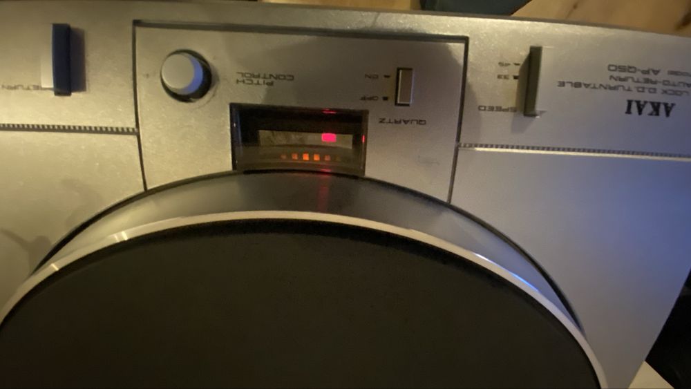 Gramofon Akai AP Q50