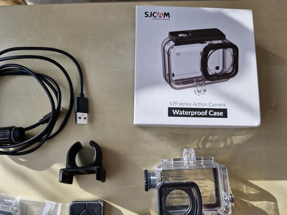 SJcam SJ8 pro 4k duży zestaw karta 64GB pilot szelki gopro