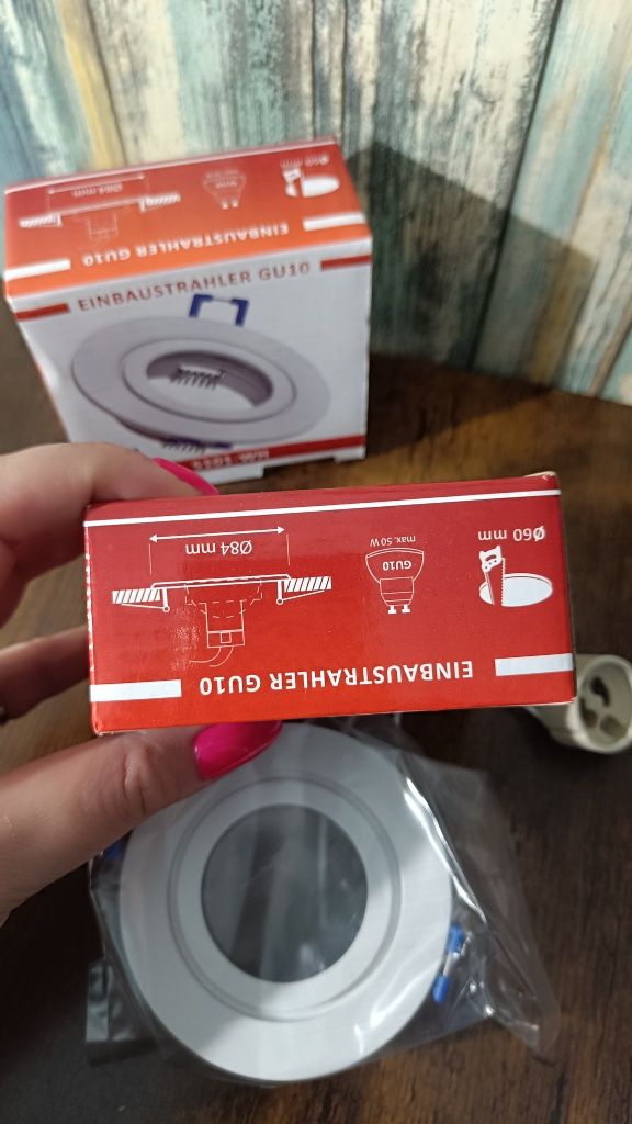 Oprawa sufitowa halogenowa LED