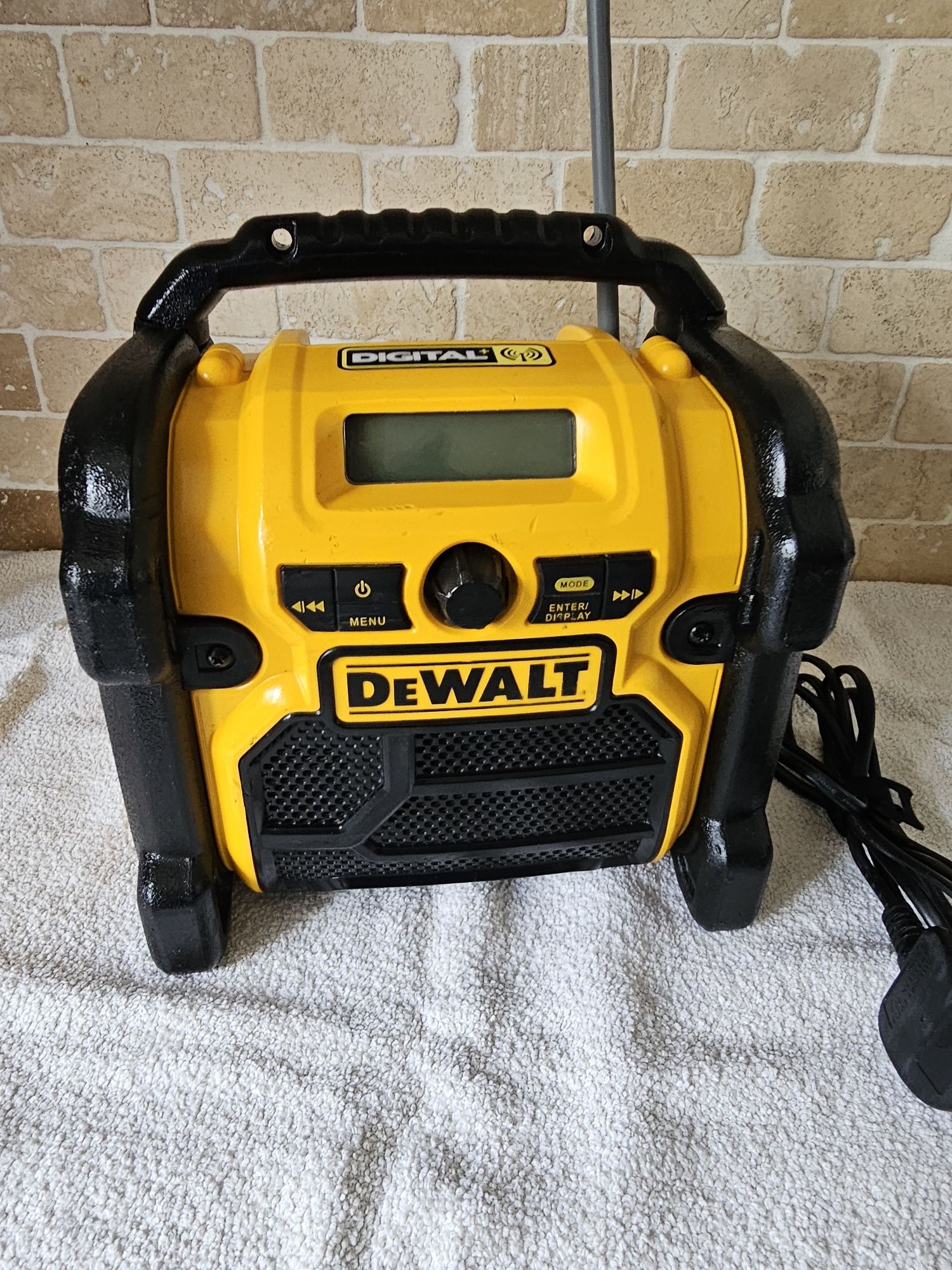 DeWalt DCR020 10,8 / 14,4 / 18 V XR Li-Ion DAB+