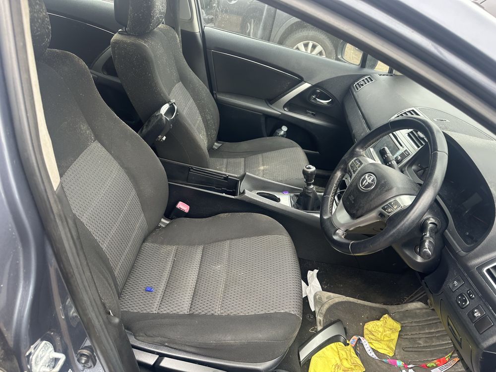 Toyota Avensis silnik 2.0 D-4D 2013r,Anglik