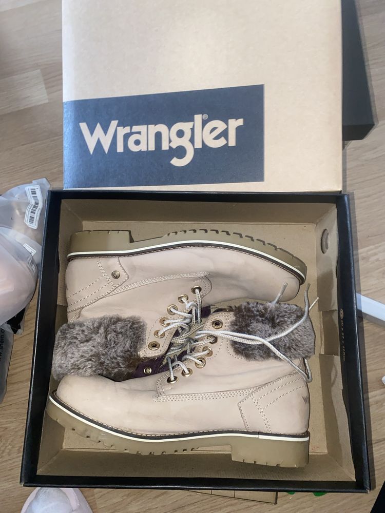 Buty zimowe trapery Wrangler 39 beżowe damskie