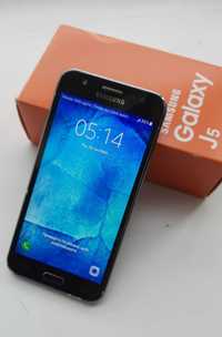 Мобільний телефон Samsung Galaxy J5 самсунг j5