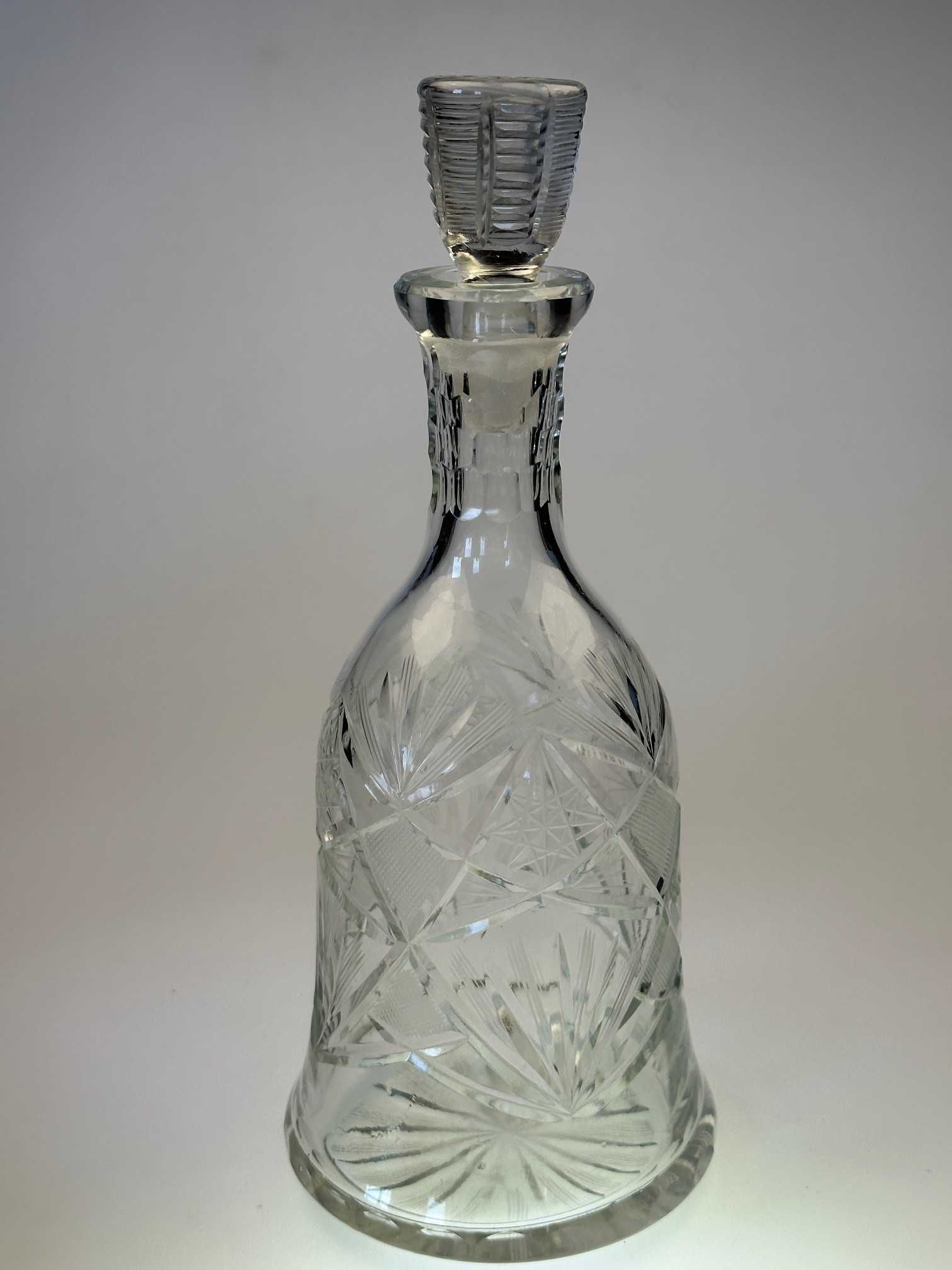 Karafka kryształ PRL szlify wys 21 cm 500 ml waga 735 gr