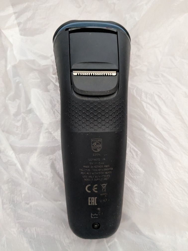 Електробритва Phillips Series 3000 S3134 на запчасти