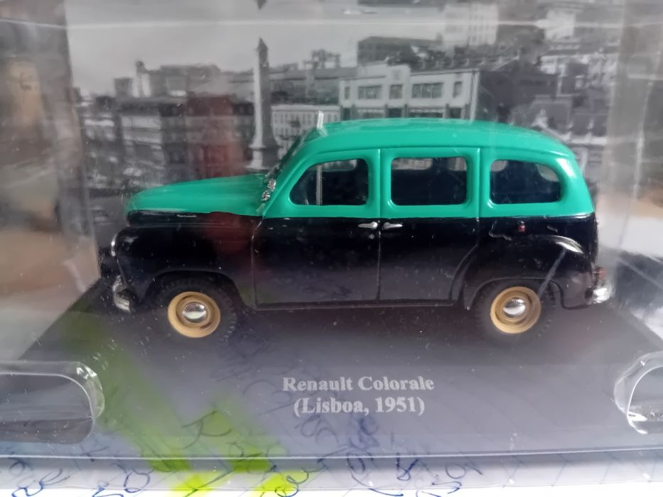 Carro miniatura Renault Colarale Lisboa 1951