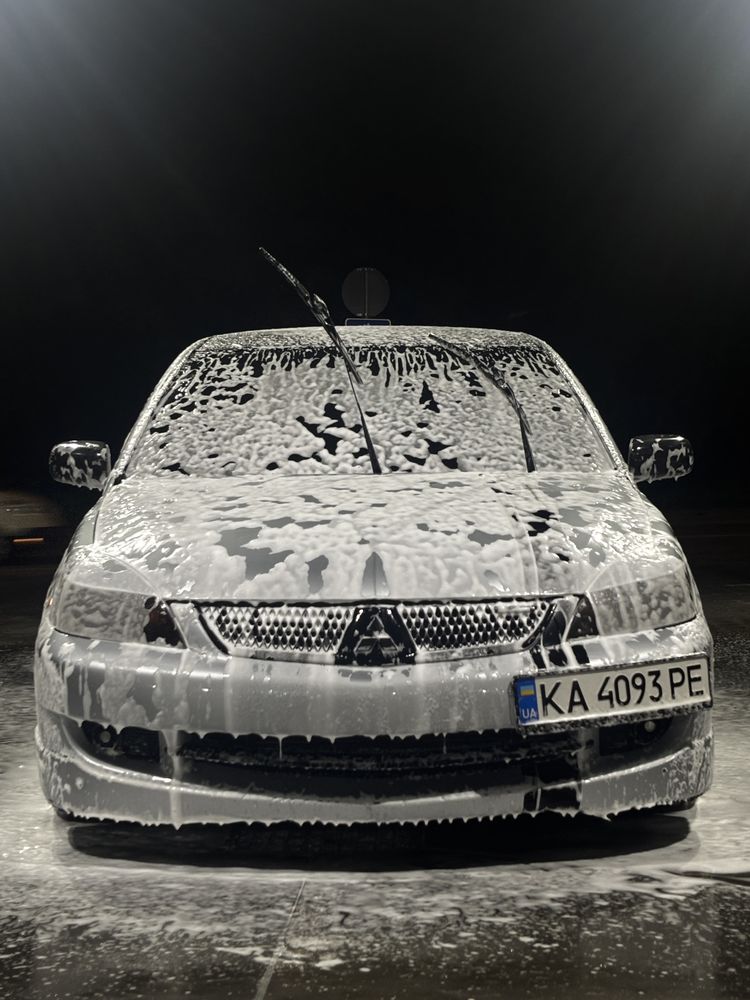 Продам lancer 9 2.0