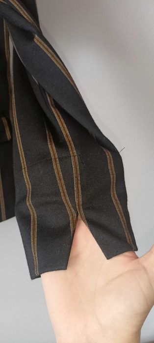 Żakiet czarny w paski guzki rozmiar 42 XL wiskoza 2-biz