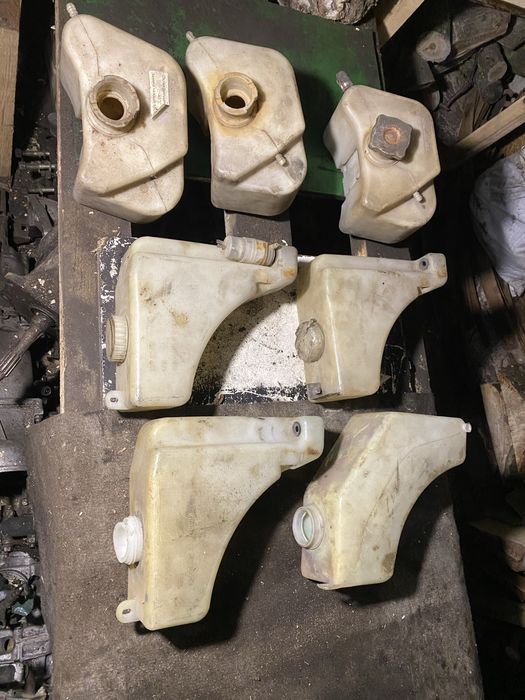 Бачек омывателя и разшипительный бачек Иж ода