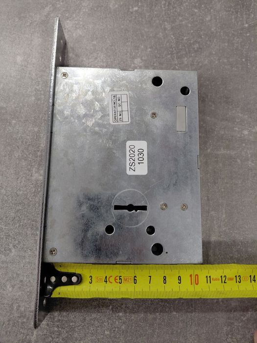 Врізний замок  Аверс