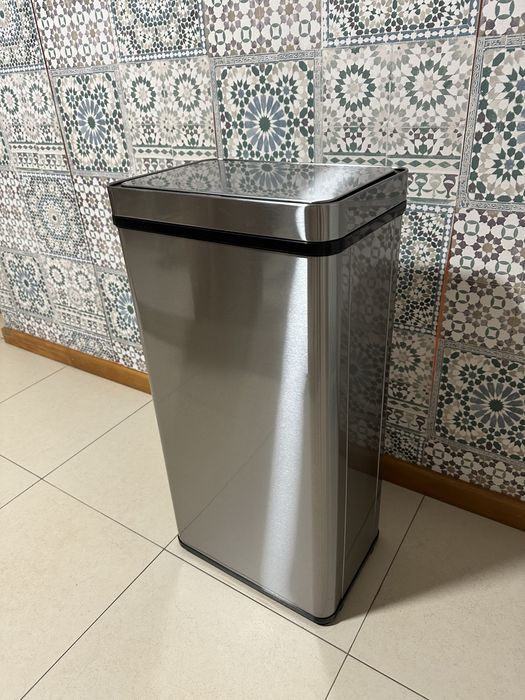 Caixote lixo abertura Automatica Inox 70 L - Novo