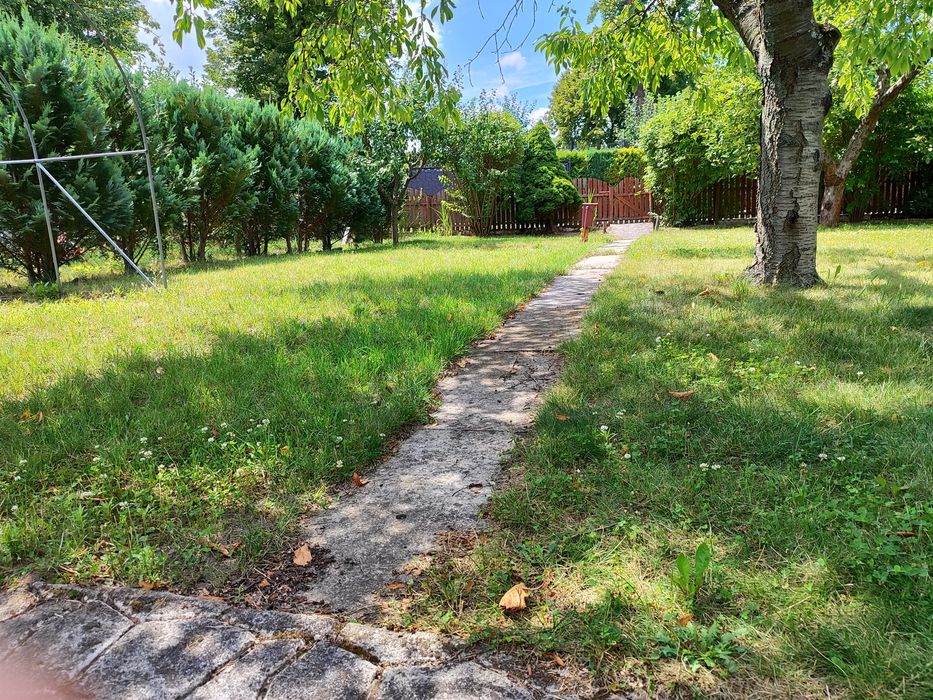 Działka Rod 330m domek z altanka