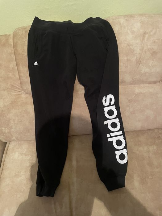 Спортивки adidas розмір М оригінал стан 9/10