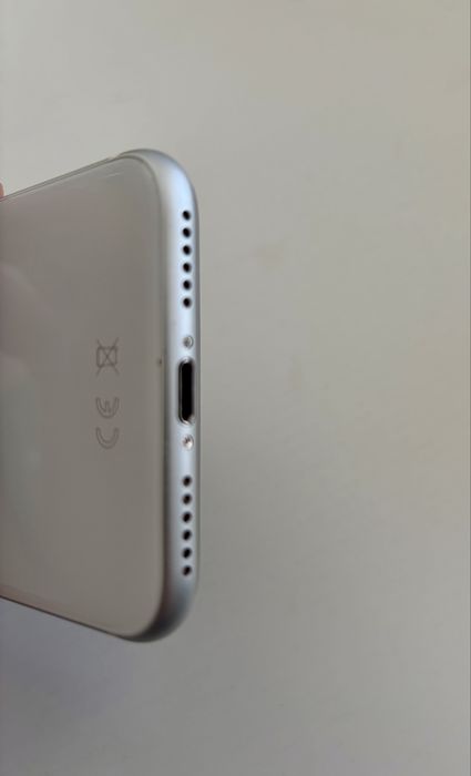 iPhone SE (2.Geracão) + JBL earpods Wave Beam bluetooth