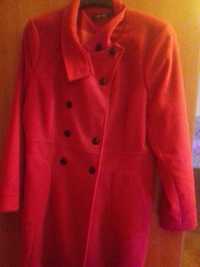 vendo casaco ou blazer cor vermelha tamanho 46 cmpletamente novo