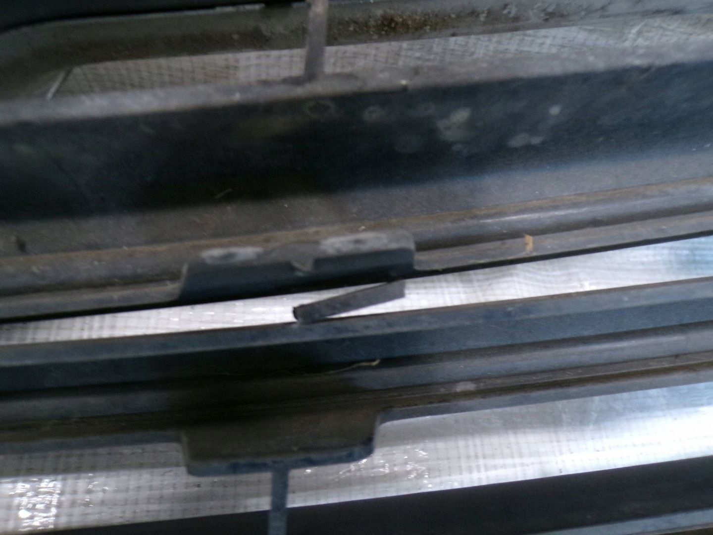 GRILL ATRAPA OPEL VIVARO B 93452300