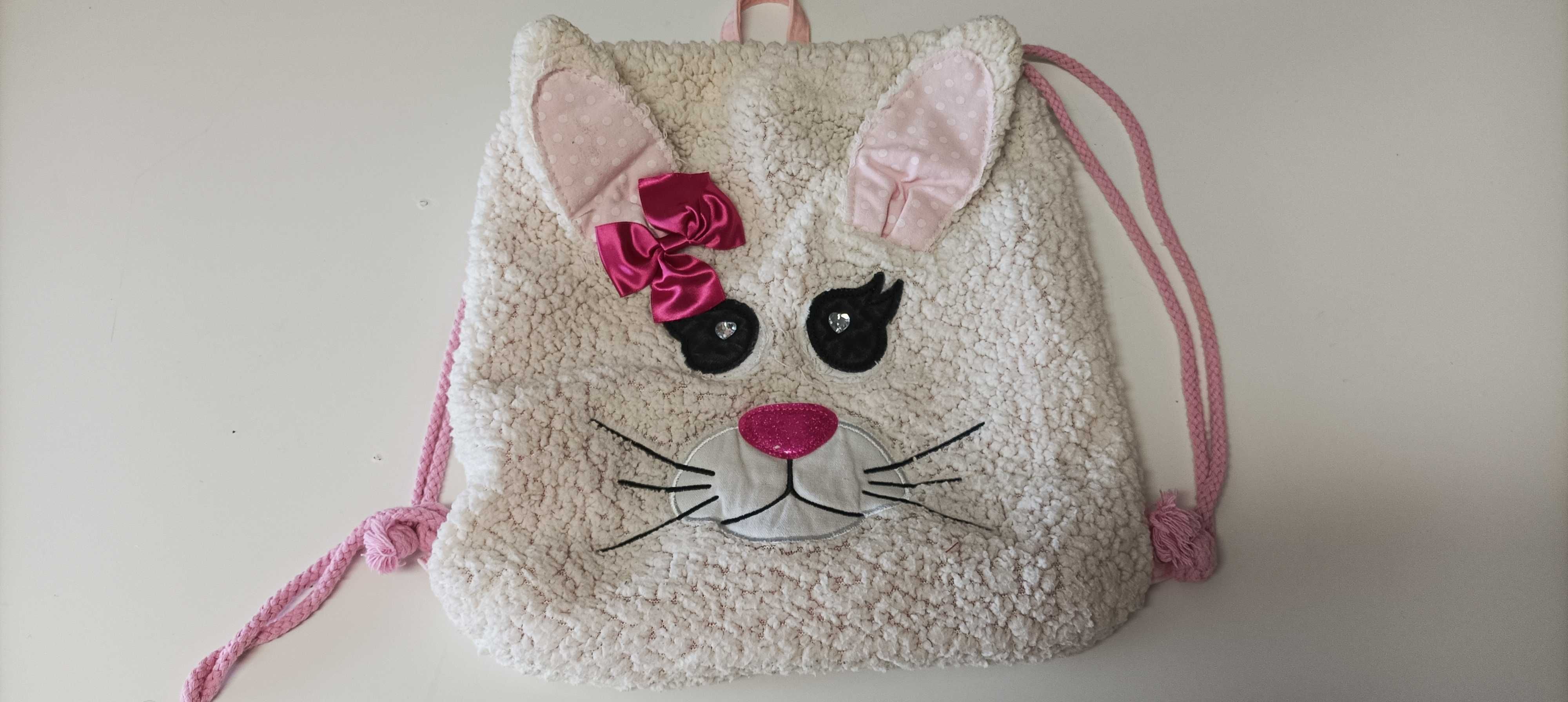 Mochila muito fofinha para menina