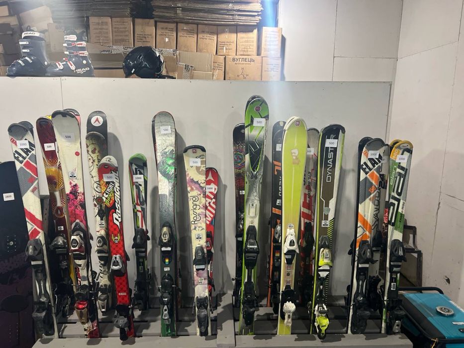 Продам б/у снаряжение для сноубордов и лыж