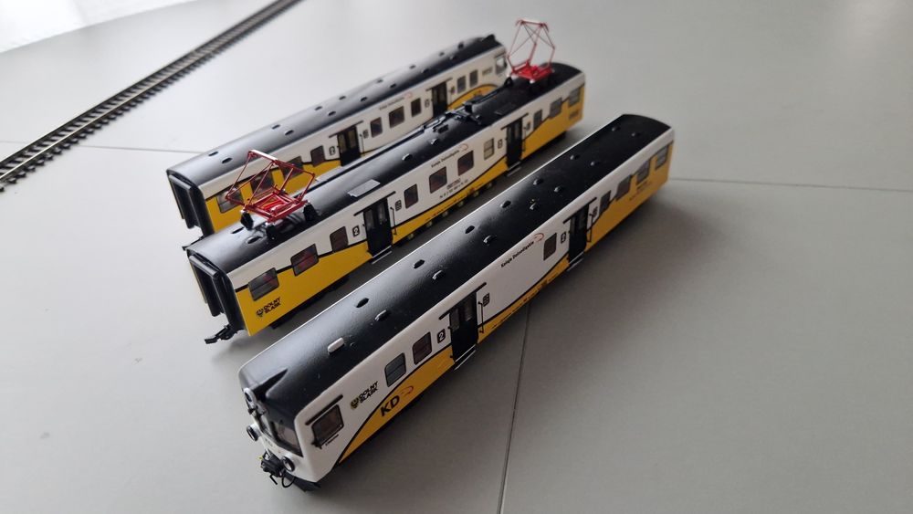 EN57-1703 ENdolino