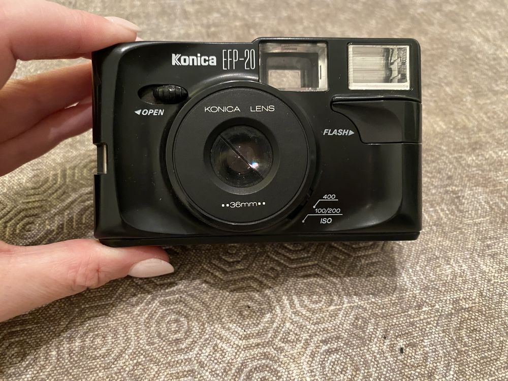 Vendo máquina fotográfica Konica EFP-20
