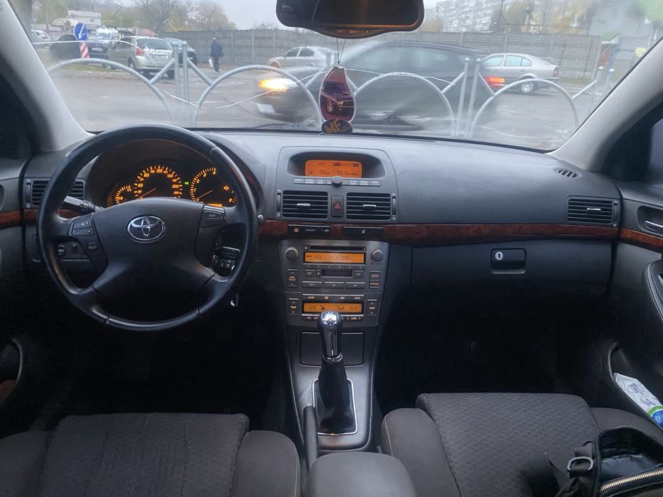 Toyota avensis TOYOTA AVENSIS Тойота авенсіс