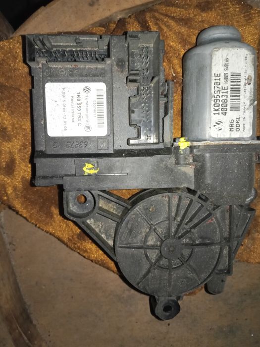 Стеклоподємника мотор фольксвен