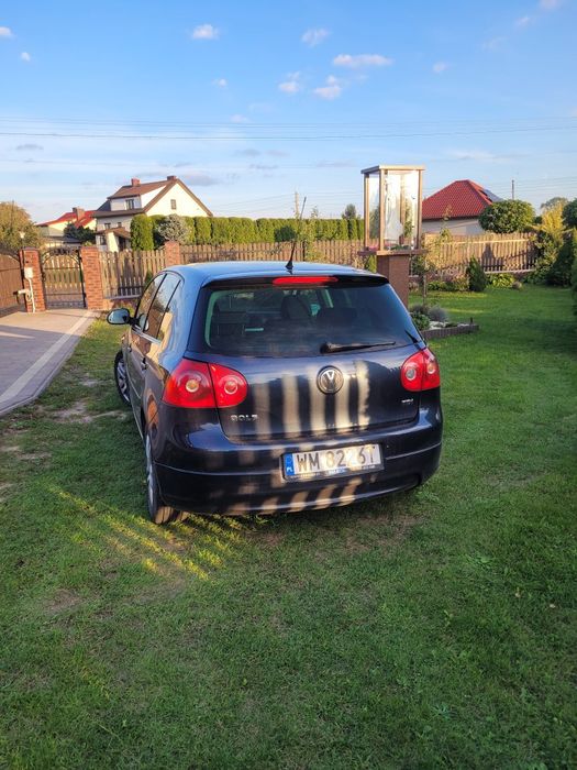 Volkswagen Golf V 1.9TDI 5 drzwi 105KM