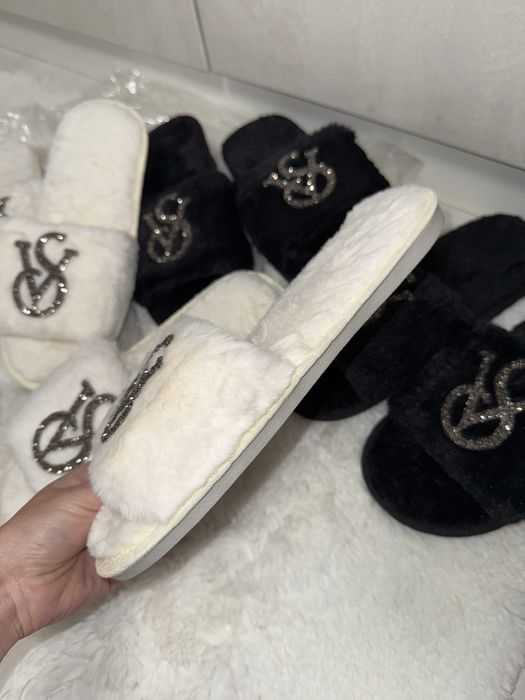 Кімнатні тапочки Victoria’s  Secret