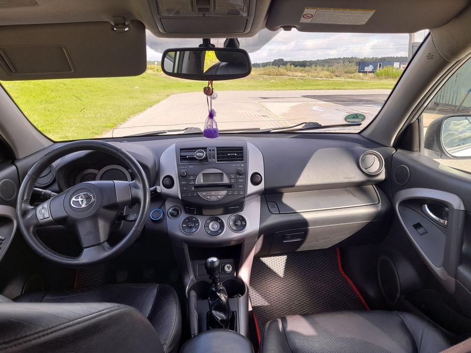 Продам авто в хорошому стані детально за номером телефону