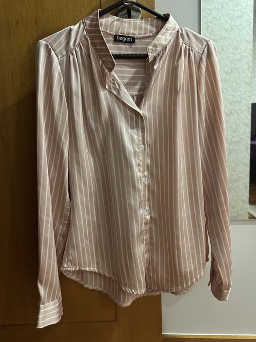 Camisa rosa as riscas