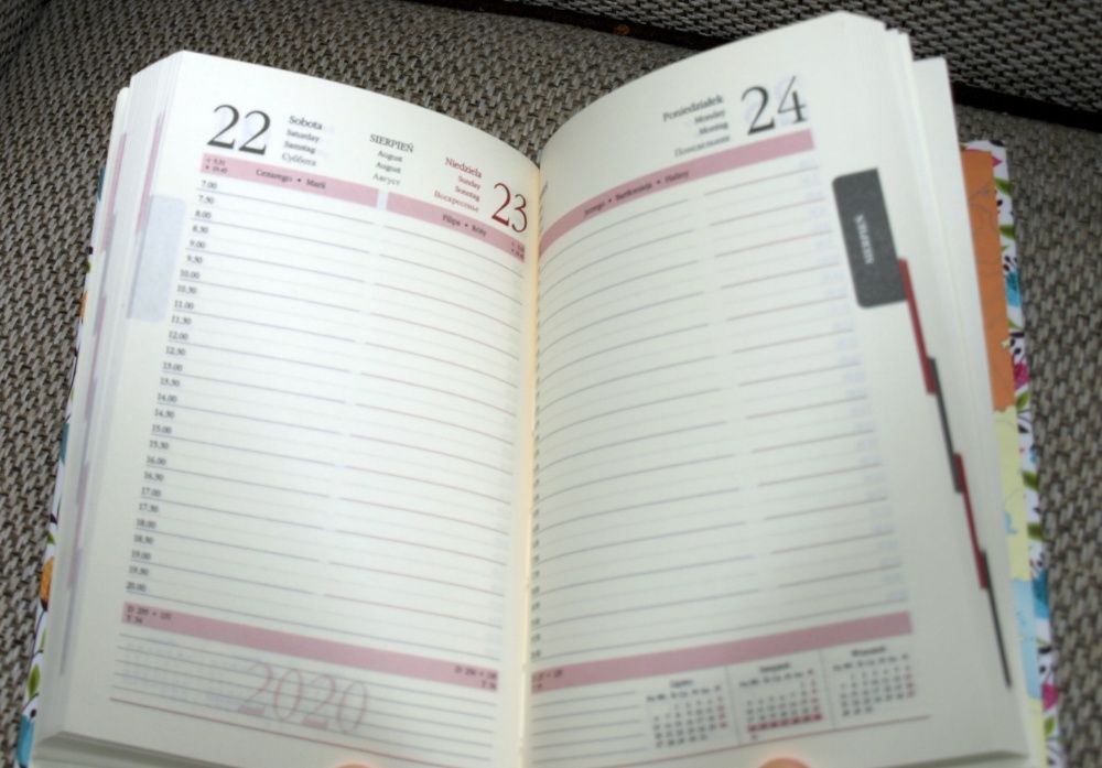 Kalendarz 2020 jako rysownik, notatnik, szkicownik, A6, motyw: kwiaty