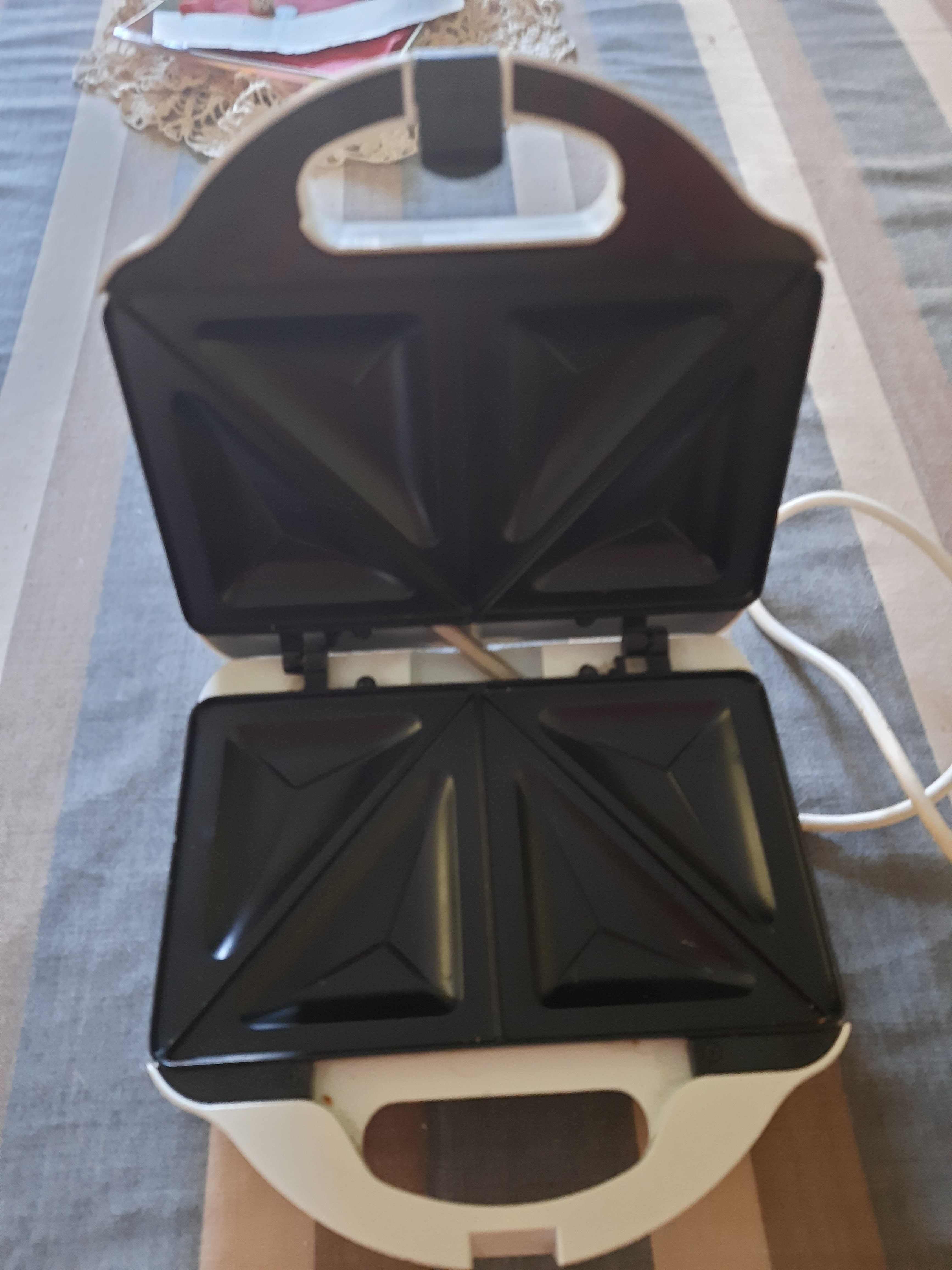 Opiekacz First Austria , sprawny, 700 W