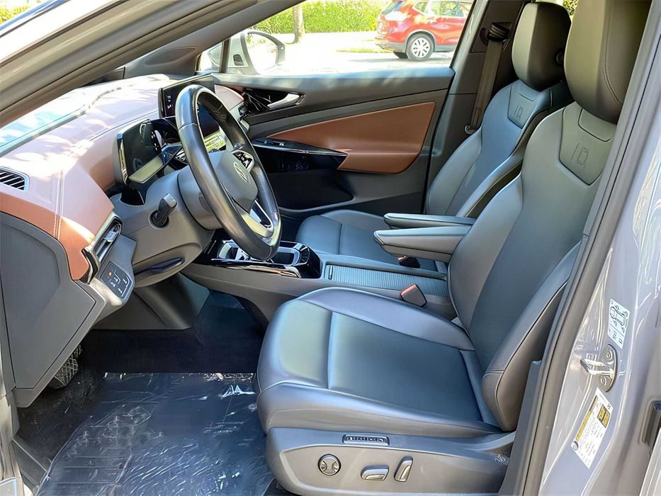 Volkswagen ID.4      2022