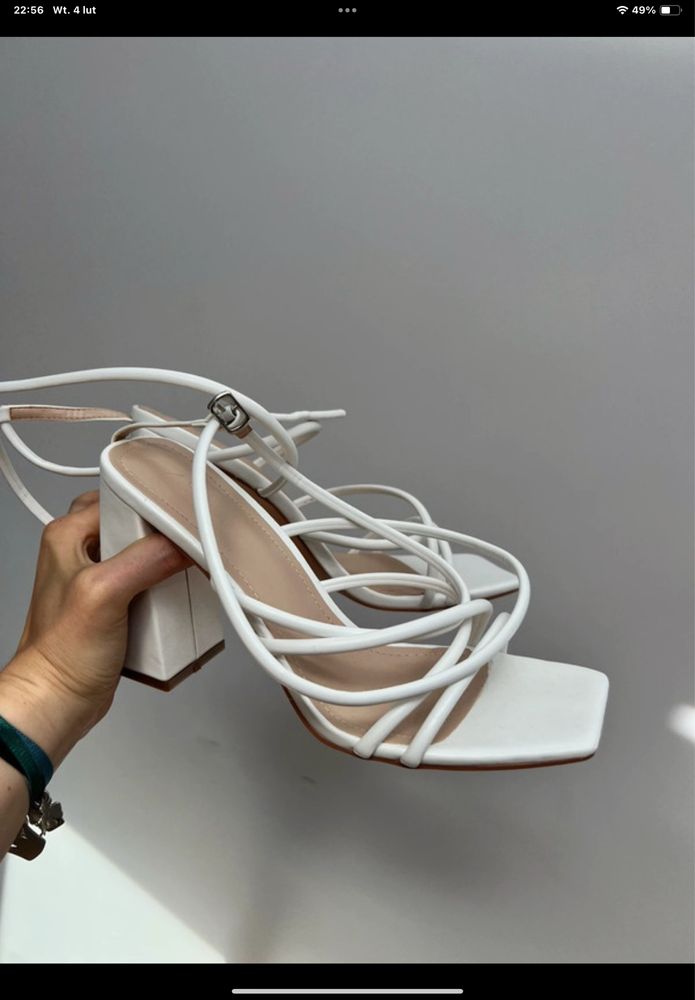Buty na obcasie sandałki 40,5 białe wiązane