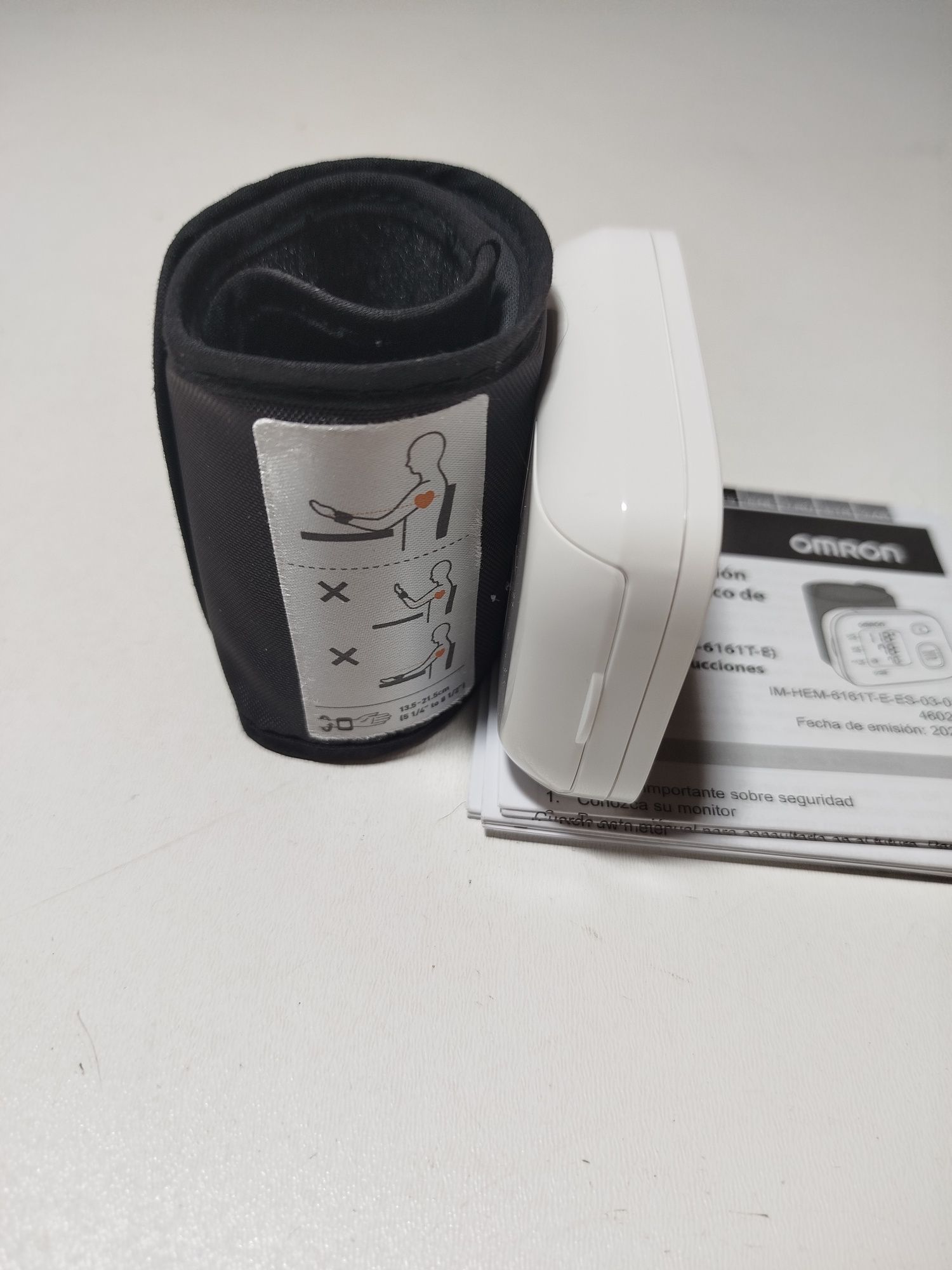 Ciśnieniomierz nadgarstkowy Omron RS3 Intelli It z Bluetooth