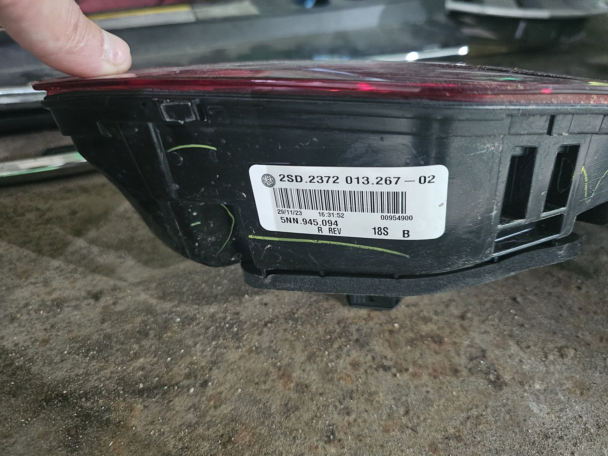 Фонарі стопи Volkswagen Tiguan allspace 5nn
5nn945094
5nn945095