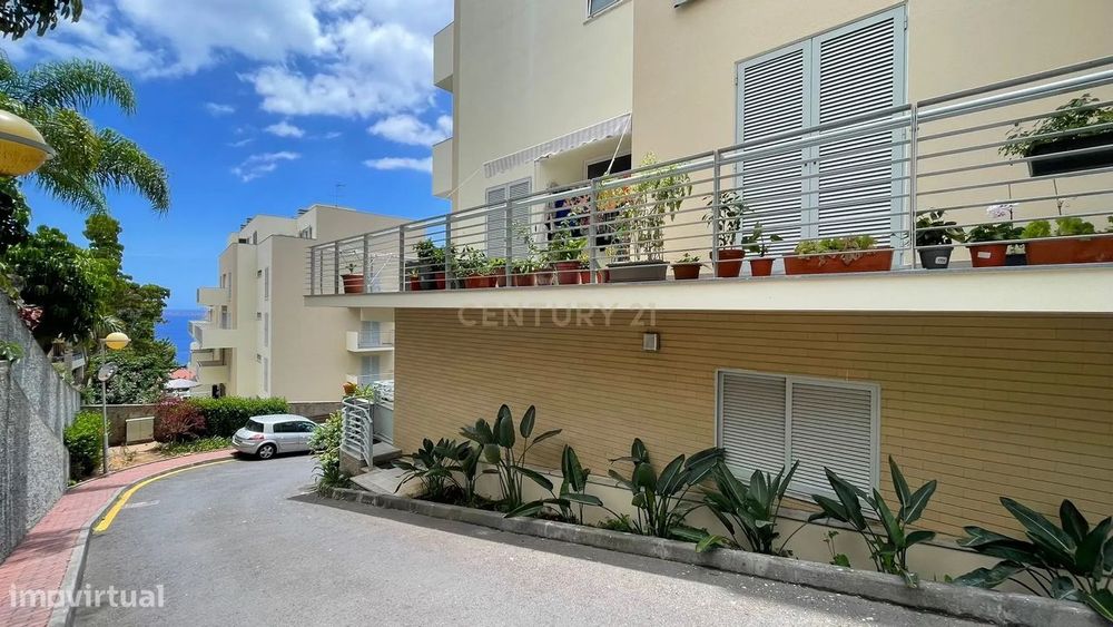 Estacionamento duplo (100) - Lido - Funchal