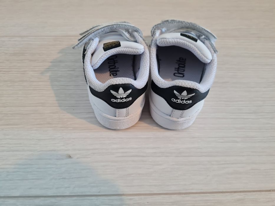 Ténis Adidas Superstar T19