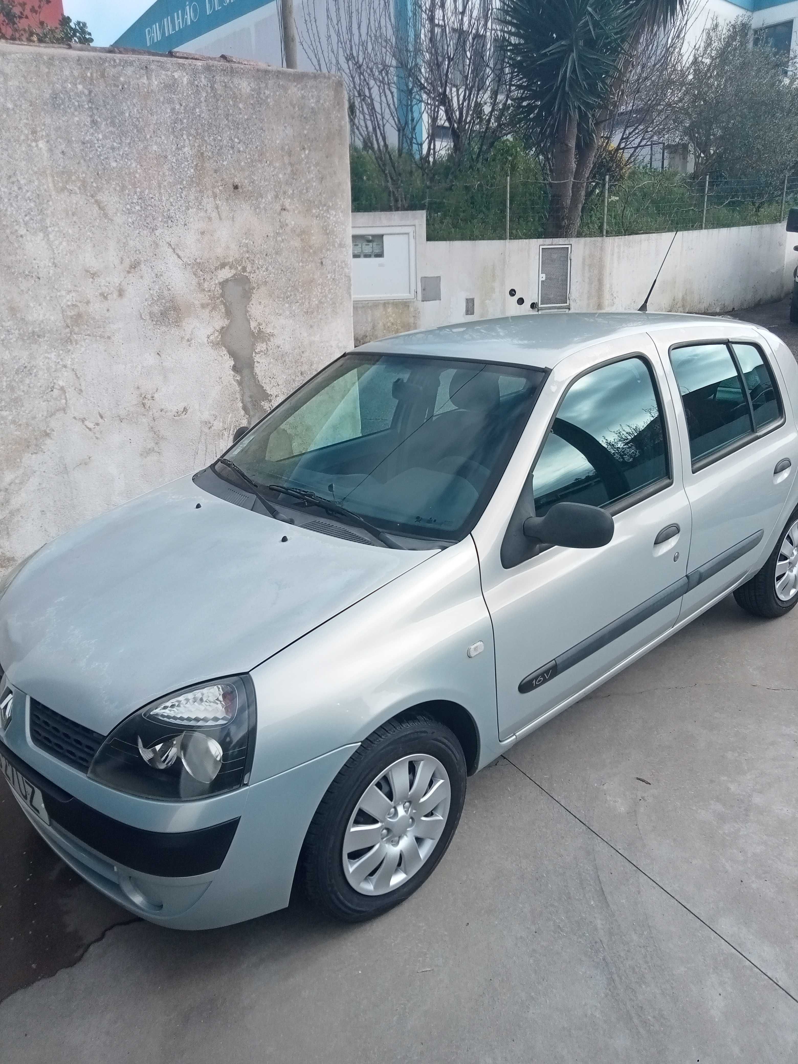 Renault Clio 1.2 16v -2003