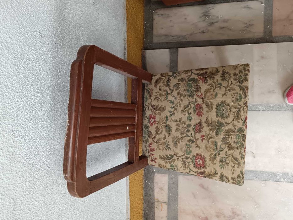 Vendo cadeiras antigas