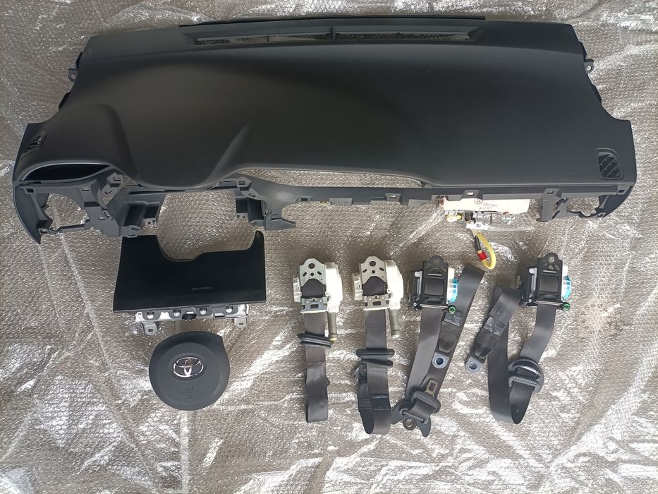 Mam komplet do Toyoty Yaris 19 rok w górę.