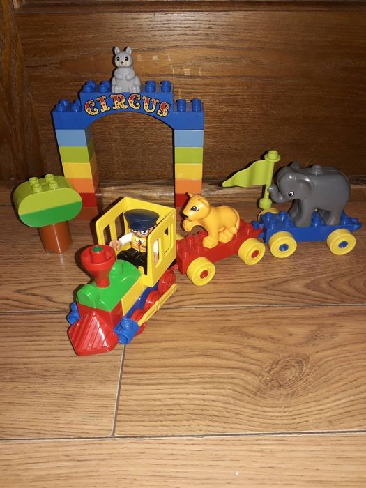 Лего дупло потяг з тваринами