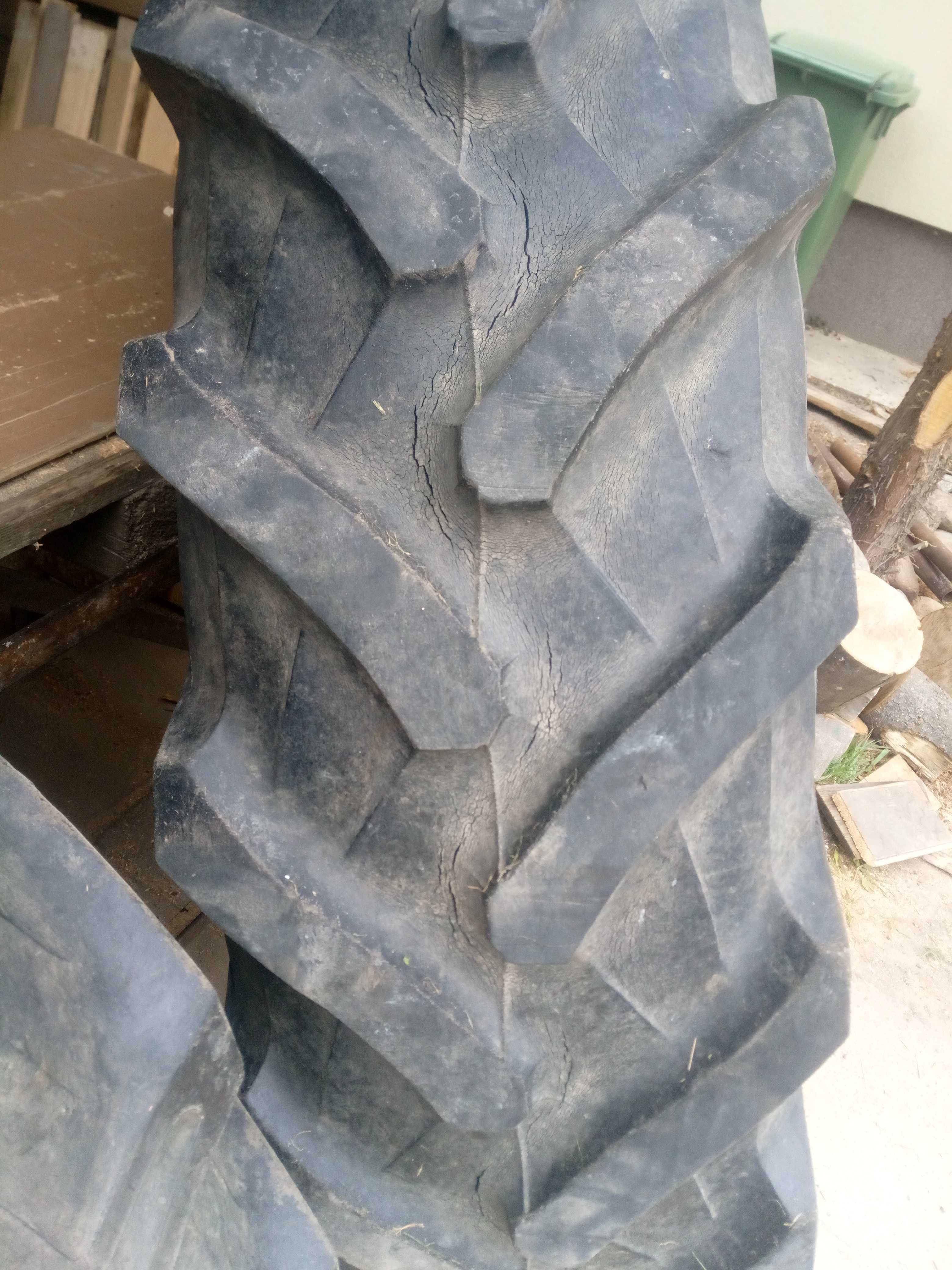 Koła 13.6 R 36 340/85 R 36