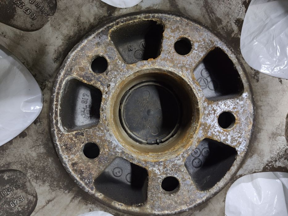 Felgi aluminiowe 16" do Saaba z oponami