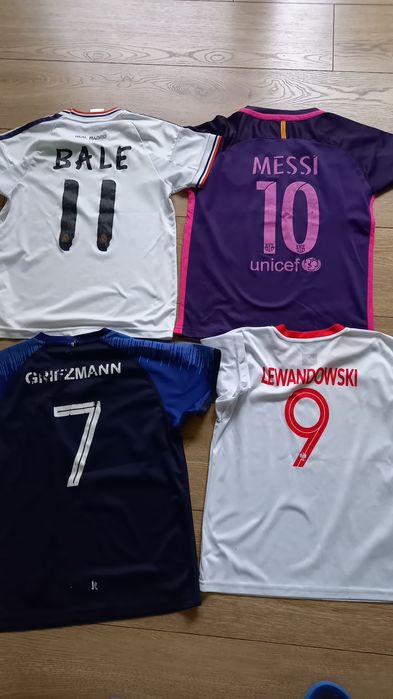 Koszulki piłkarskie Messi Lewandowski
