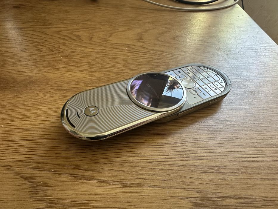 Motorola AURA новое состояние