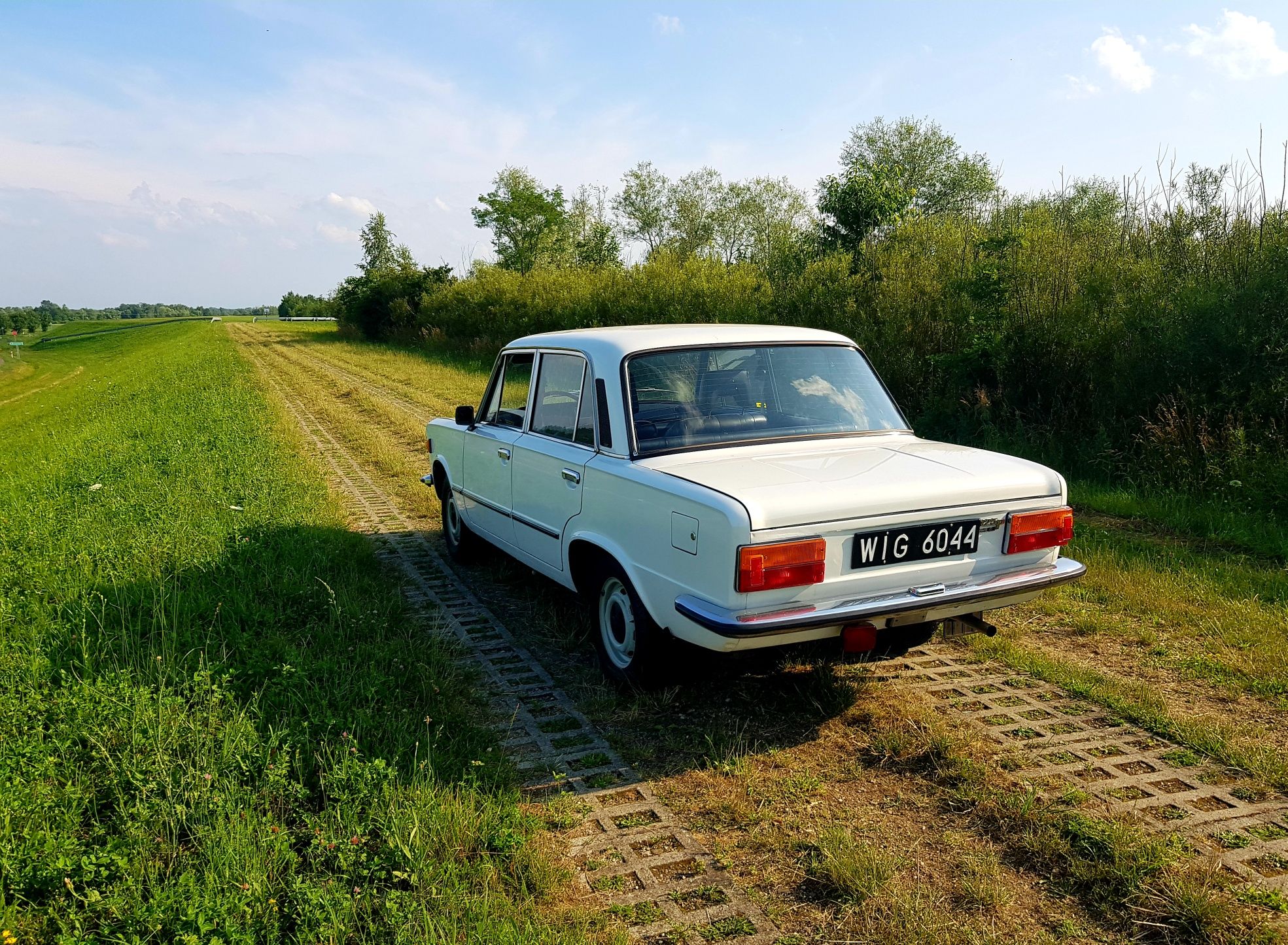 Fiat 125p. Samochód, auto do ślubu, na wesele. Wynajem.